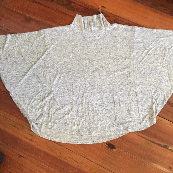 cha cha vente Tops - Cha cha Vente Lightweight knit poncho